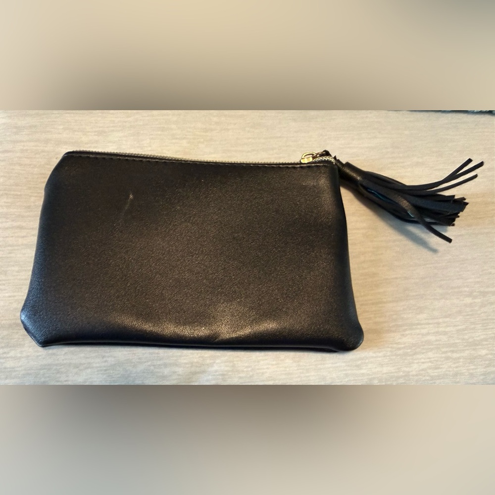 Black Coin Pouch with Gold Text “Target Fund” - Picture 4 of 7